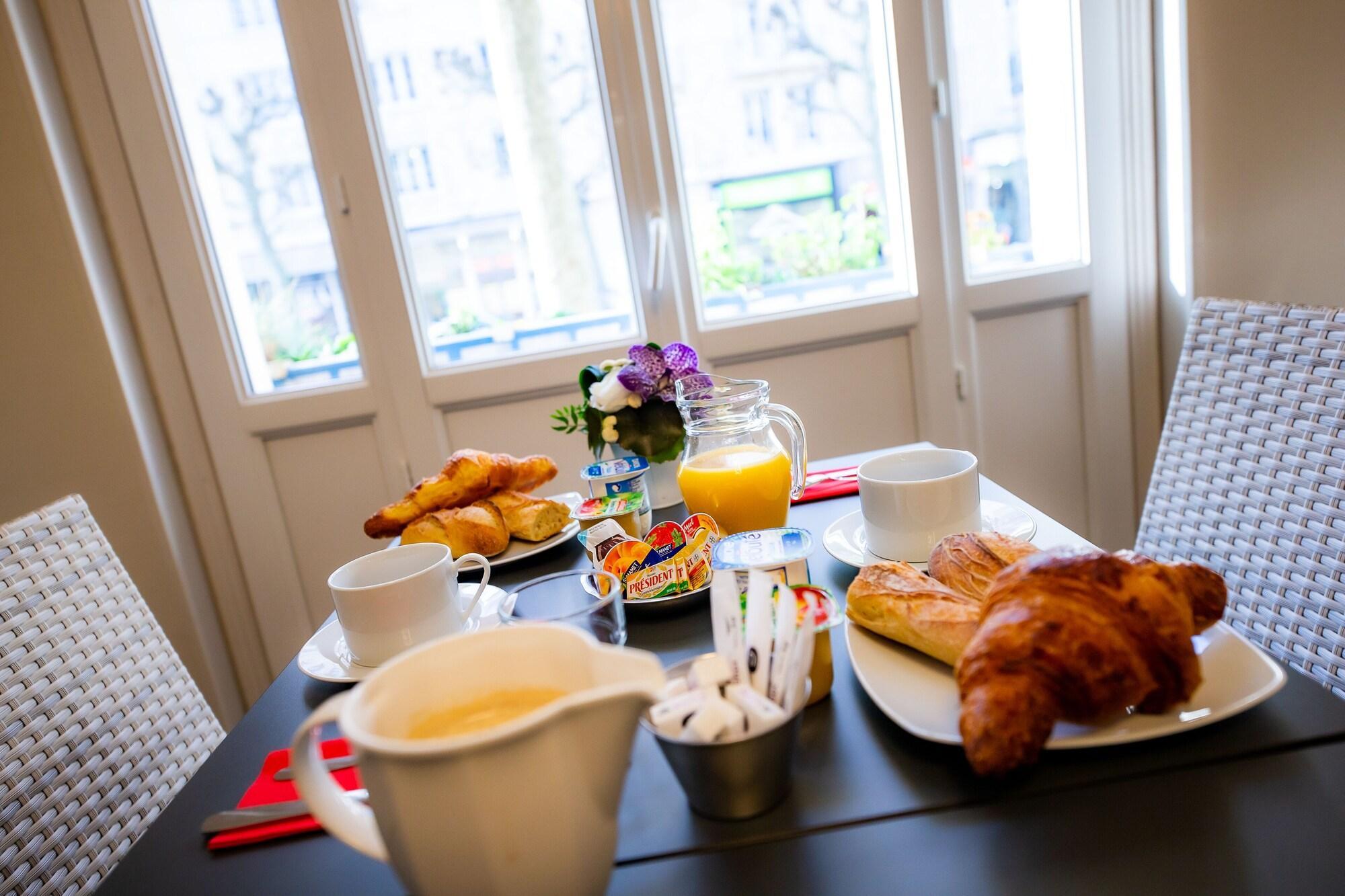 Logis Hotel Du Chateau Caen Kültér fotó